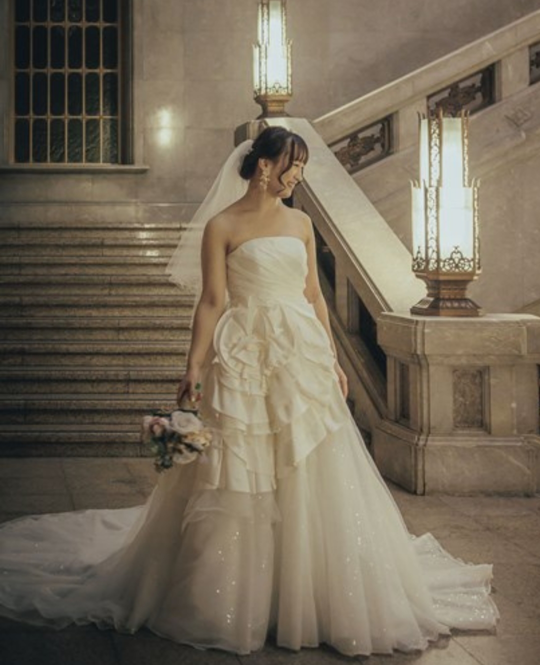 東京駅で着る前撮り衣装「ウェディングドレス・カラードレス・タキシード」 