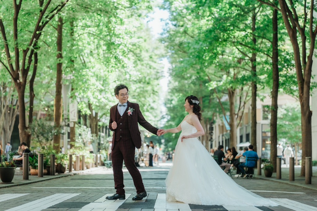 自然光が導く、丸の内で叶える本格派ウェディングフォト