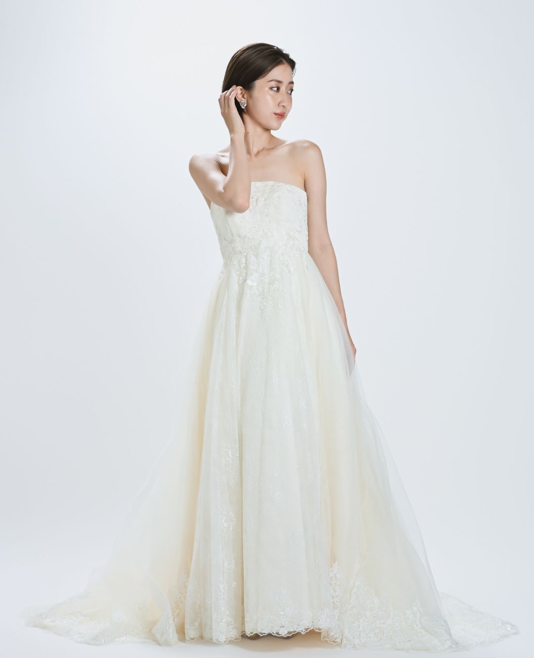 ウエディングドレス　前撮りドレス 東京駅で着る前撮り衣装「ウェディングドレス・カラードレス・タキシード」