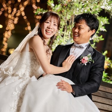 東京駅のライトアップと洋装ドレスが織りなす感動の一瞬