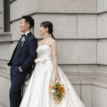 東京駅の美しい景色とウェディングドレス、愛犬を残した結婚写真