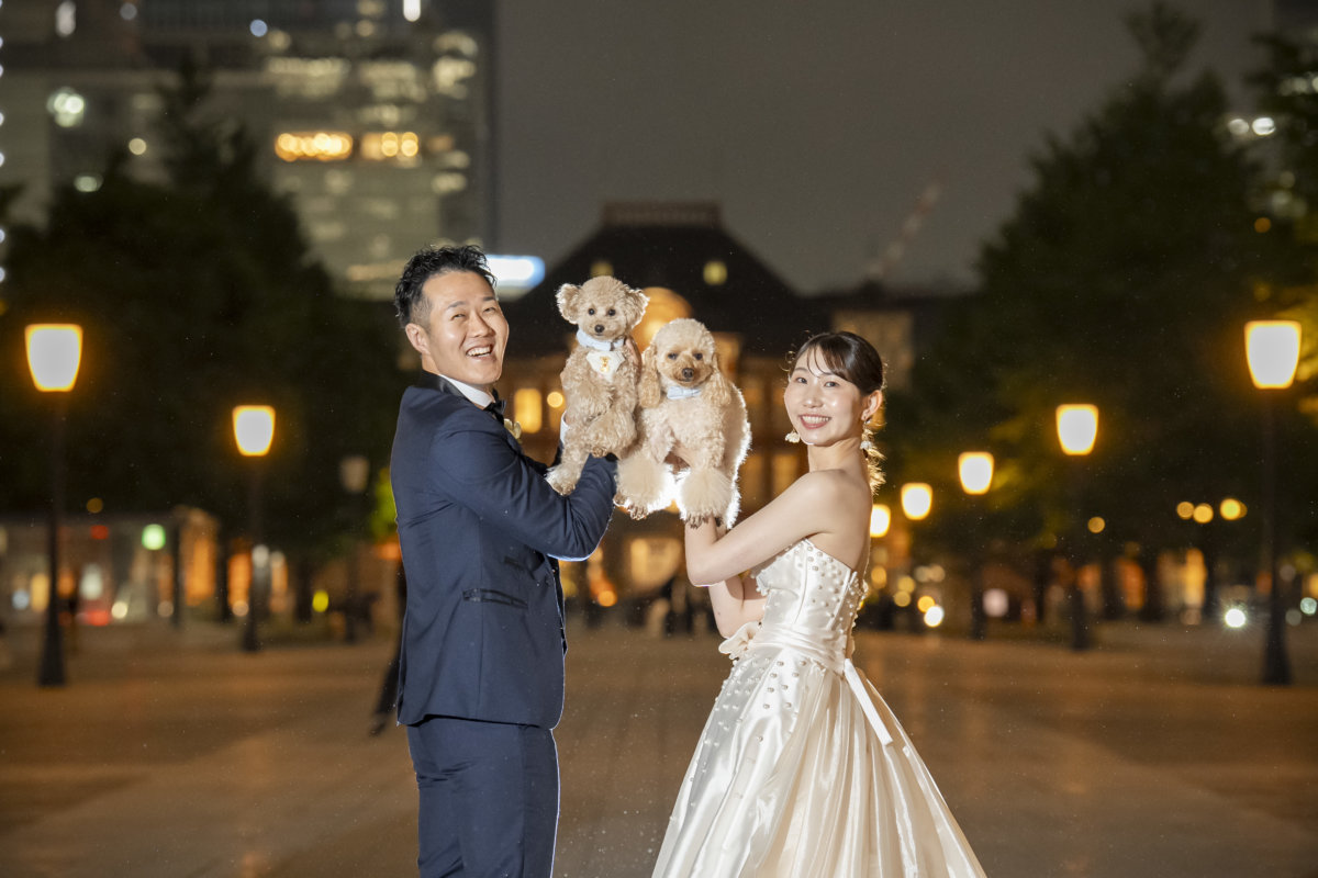 東京駅の街並みで彩る、愛犬と一緒のウェディングフォト